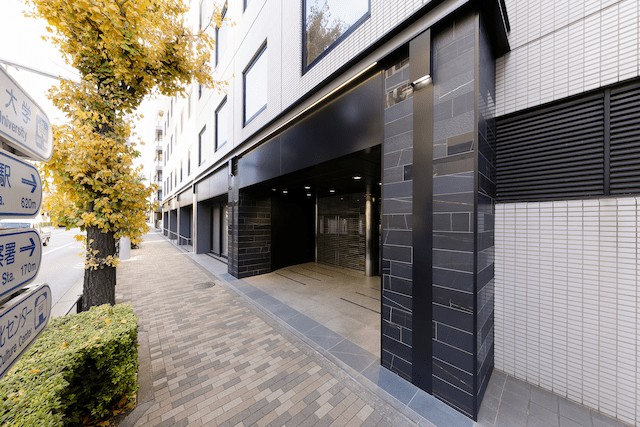 築３０年超のビルをデザインと環境性能の両面で再生、長期的な資産価値向上を目指す